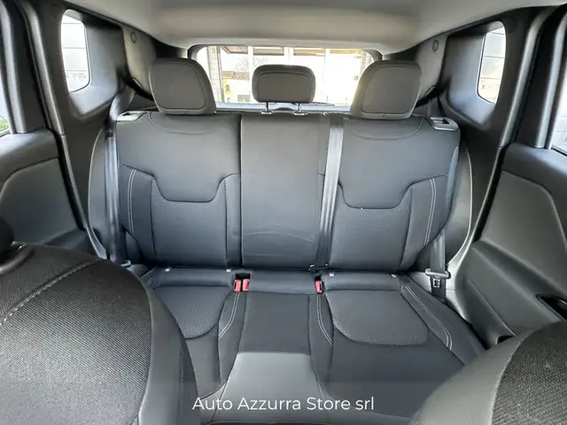 Jeep Renegade view 15