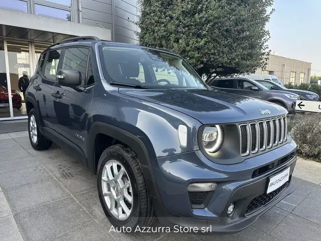 Jeep Renegade view 3
