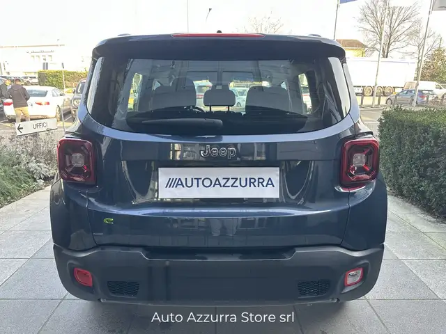 Jeep Renegade view 5