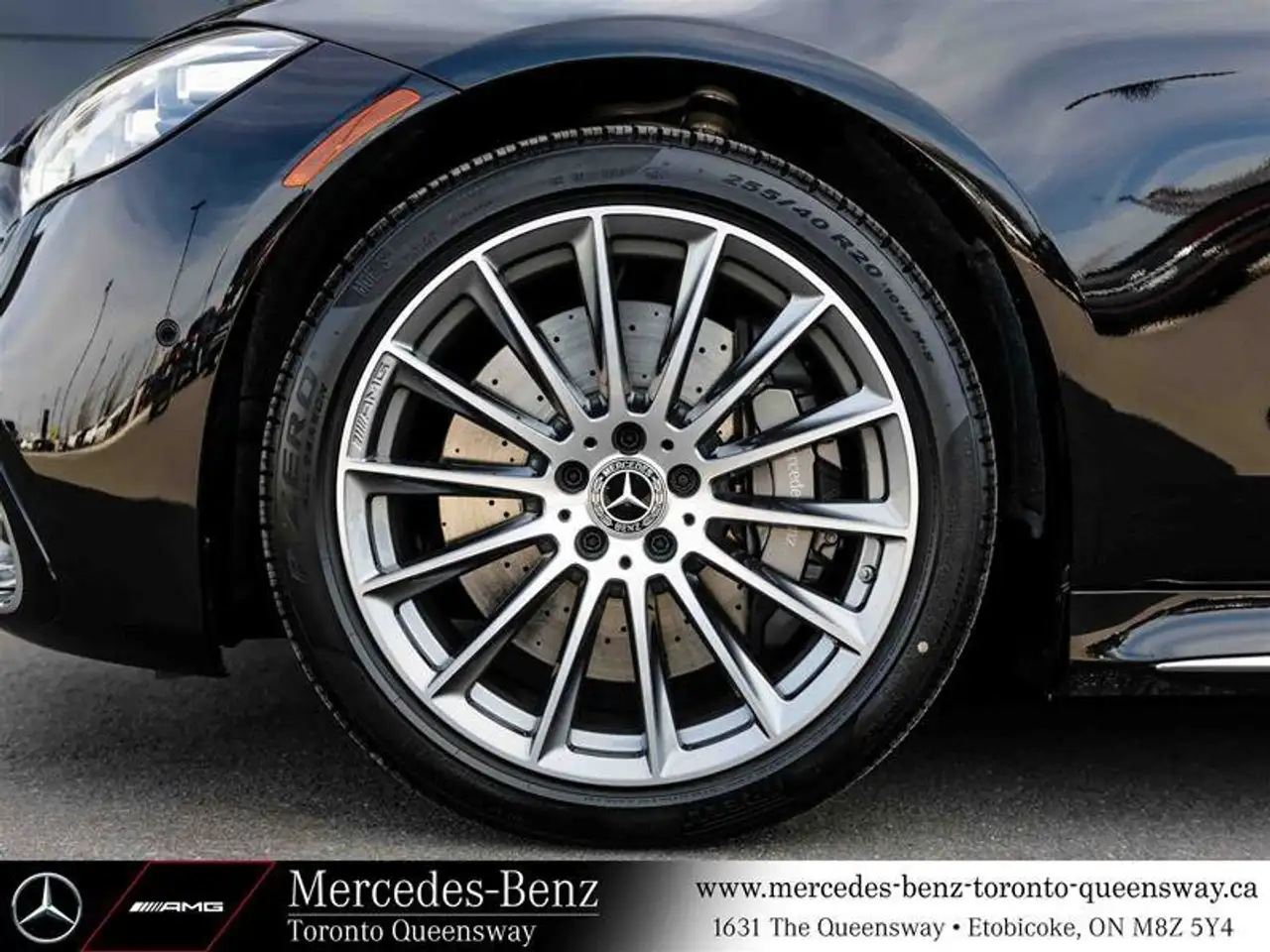 Mercedes-Benz S-Class снимка Mercedes-Benz S-Class