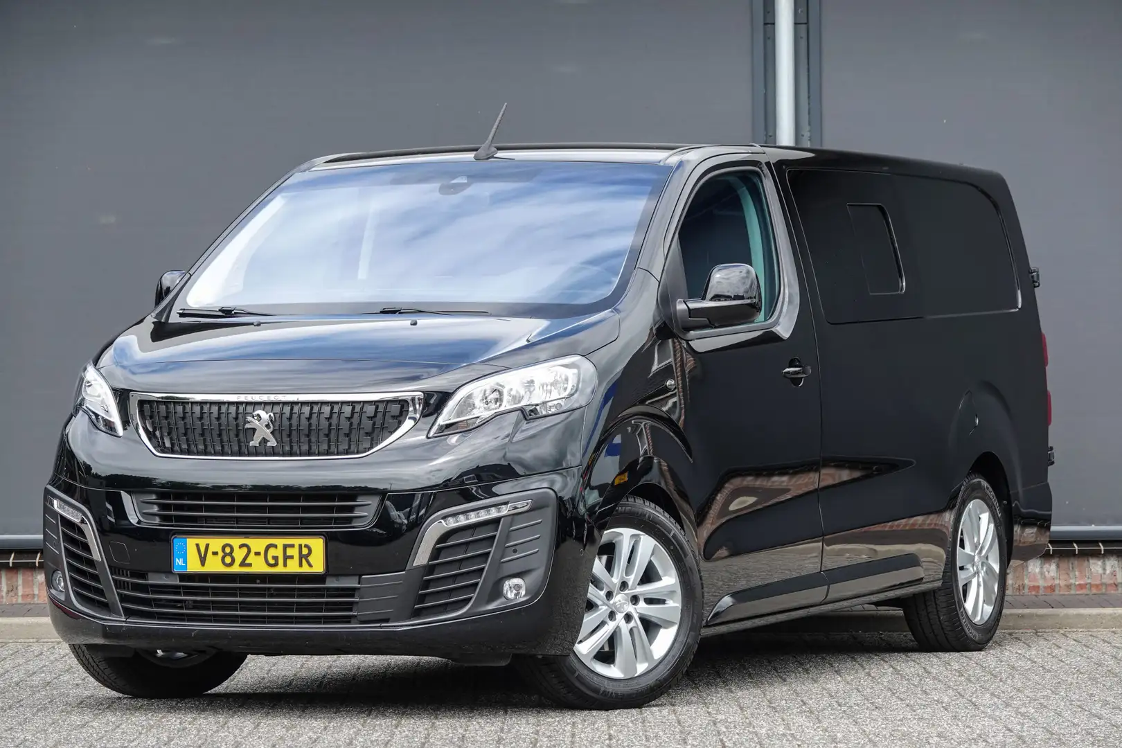 Peugeot Expert Long | Dubbele Cabine | 2.0 BlueHDI 177Pk Aut. | 5 Zwart - 1