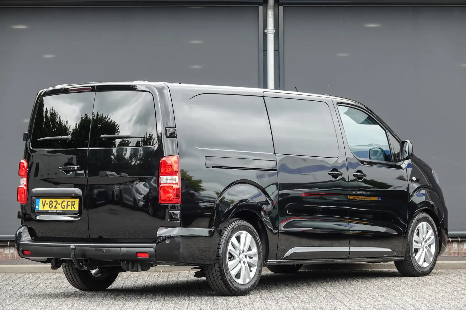 Peugeot Expert Long | Dubbele Cabine | 2.0 BlueHDI 177Pk Aut. | 5 Zwart - 2