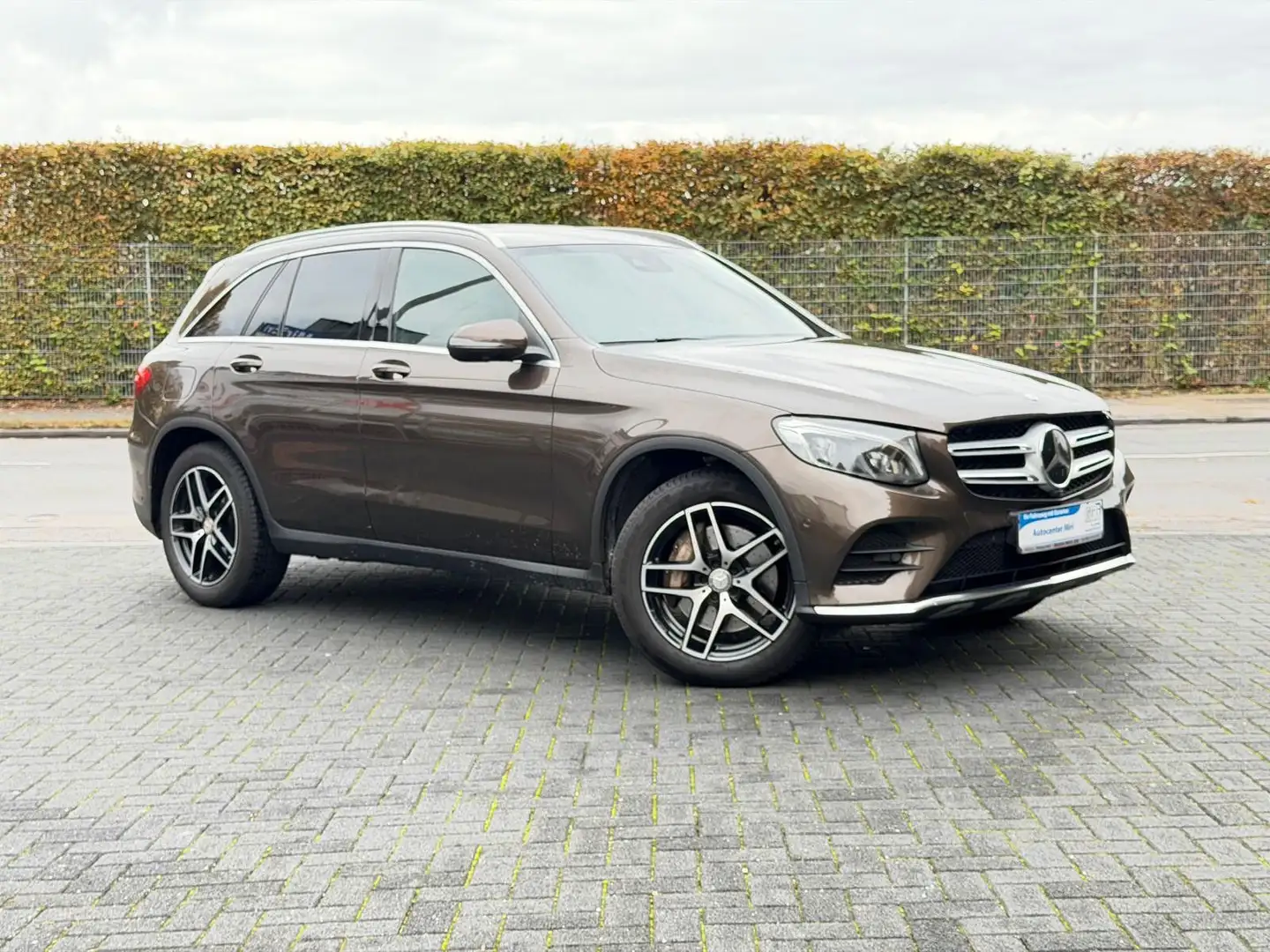Mercedes-Benz GLC 250 4Matic AMG Line 360-ILS-Navi-Spur-Totw- Braun - 1