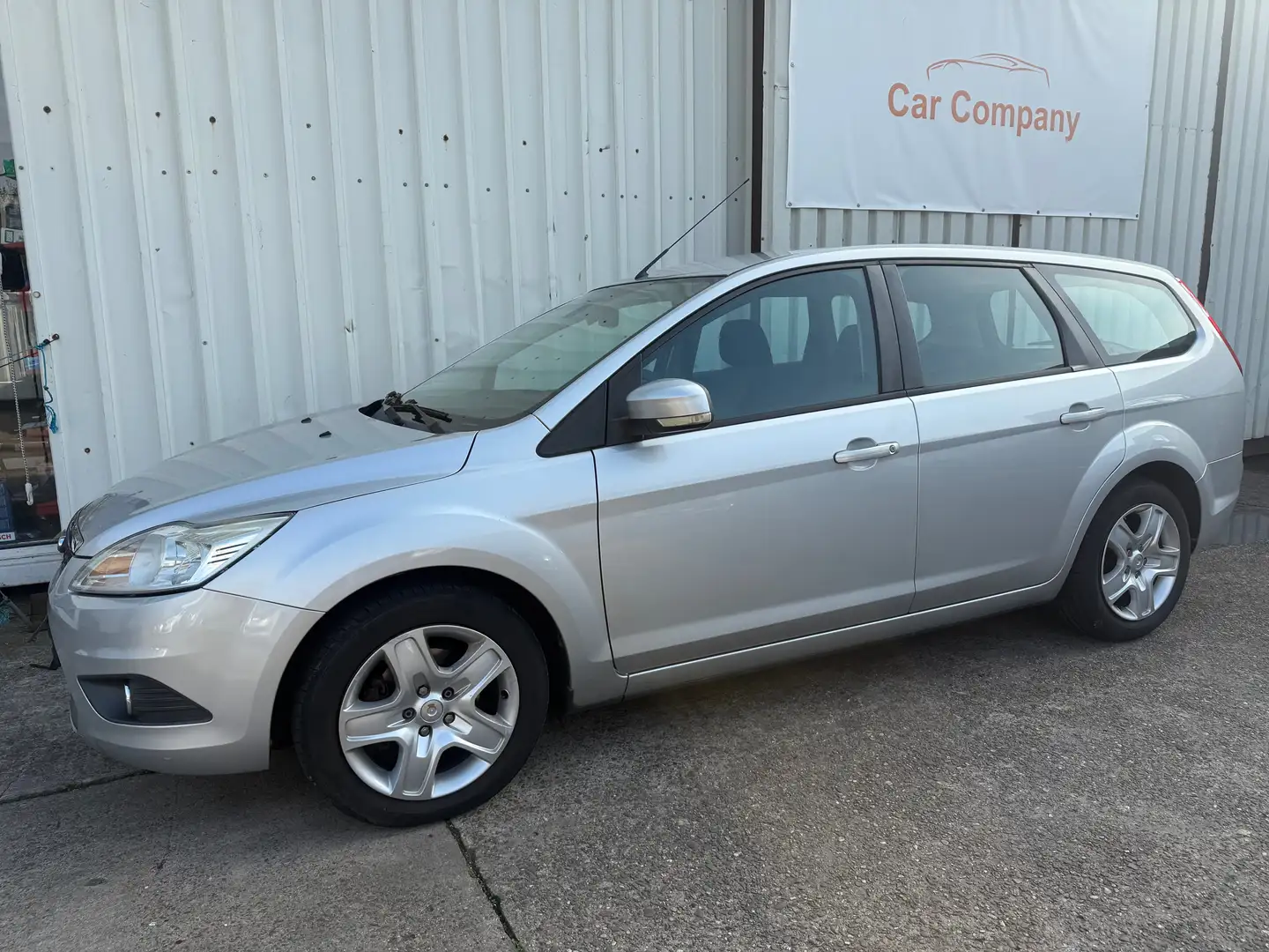 Ford Focus Style + *1.Hand*Anhängerkupplung*Ford-Service* Silber - 2