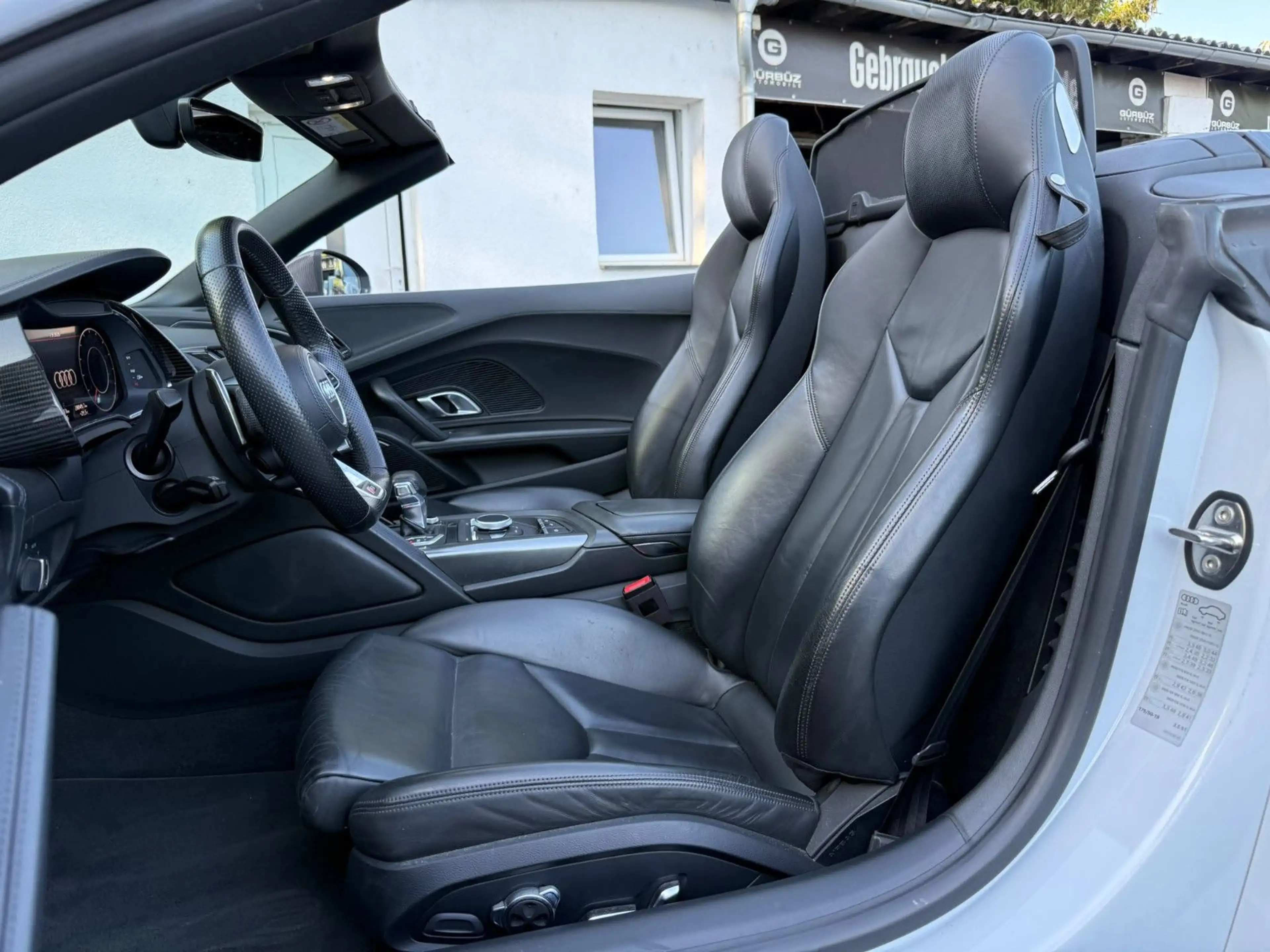 Audi R8 Spyder 5.2 FSI quattro plus — photo 14