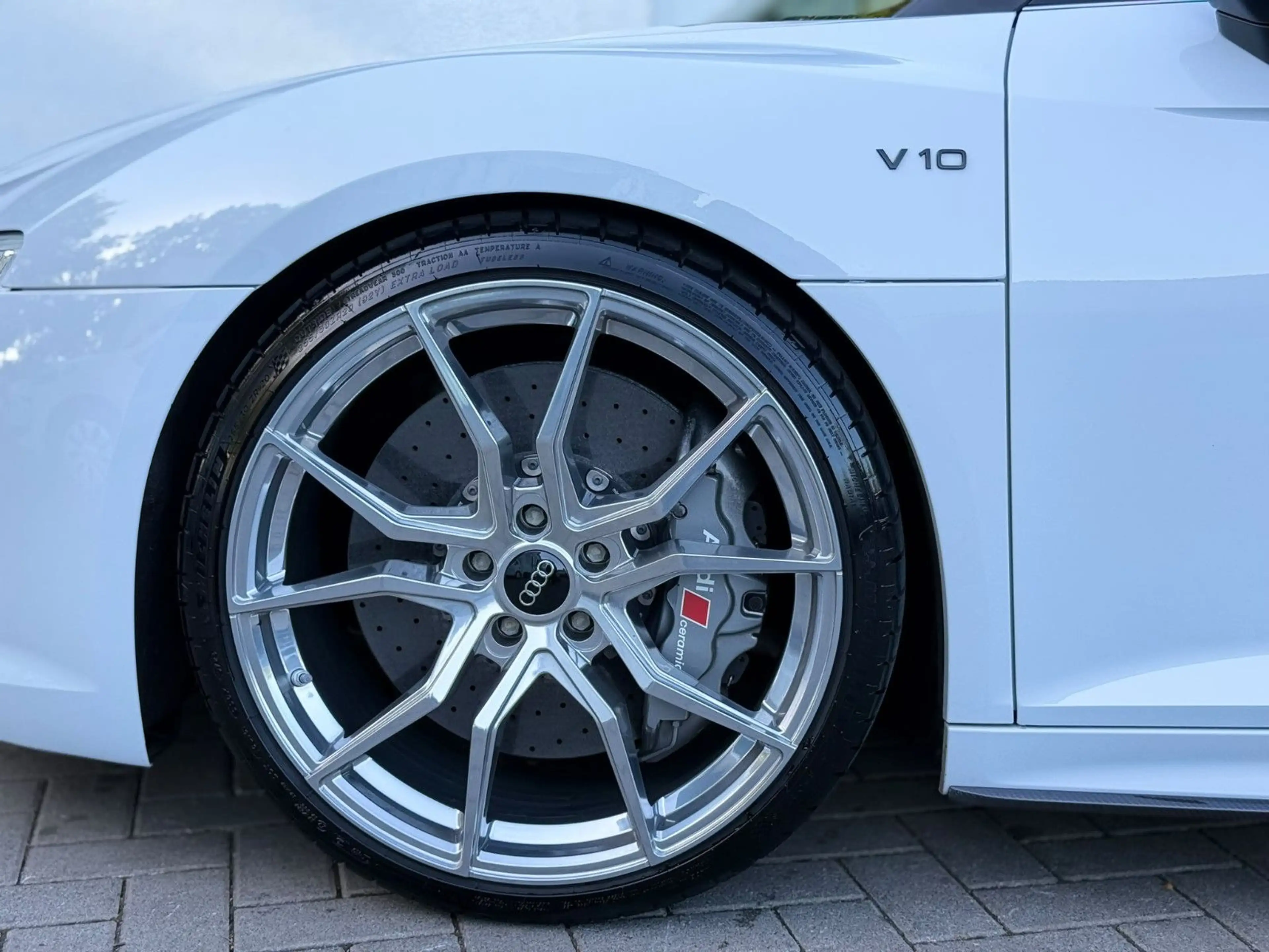 Audi R8 Spyder 5.2 FSI quattro plus — photo 12