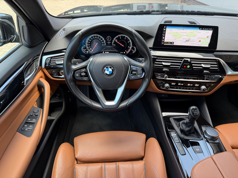 BMW 520 d Touring Sport Line — photo 9