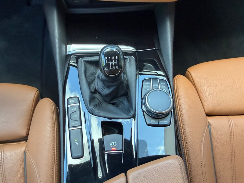 BMW 520 d Touring Sport Line — photo 11