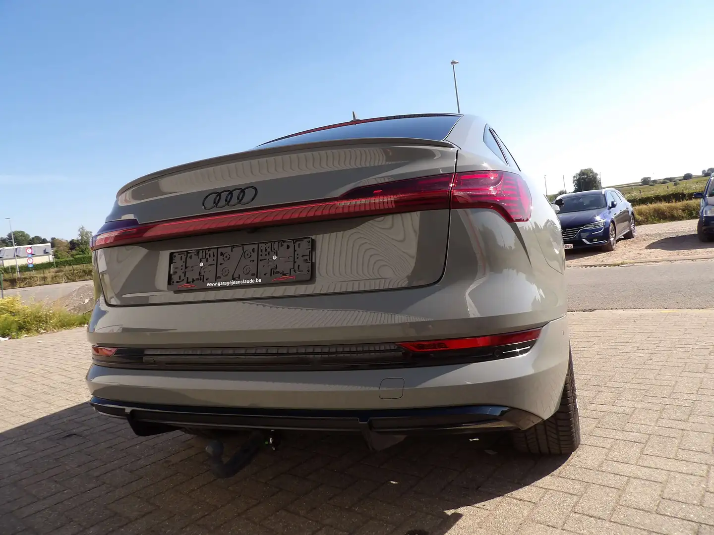 Audi e-tron e-tron Sportback 55 quattro S line met luchtvering Серый - 2