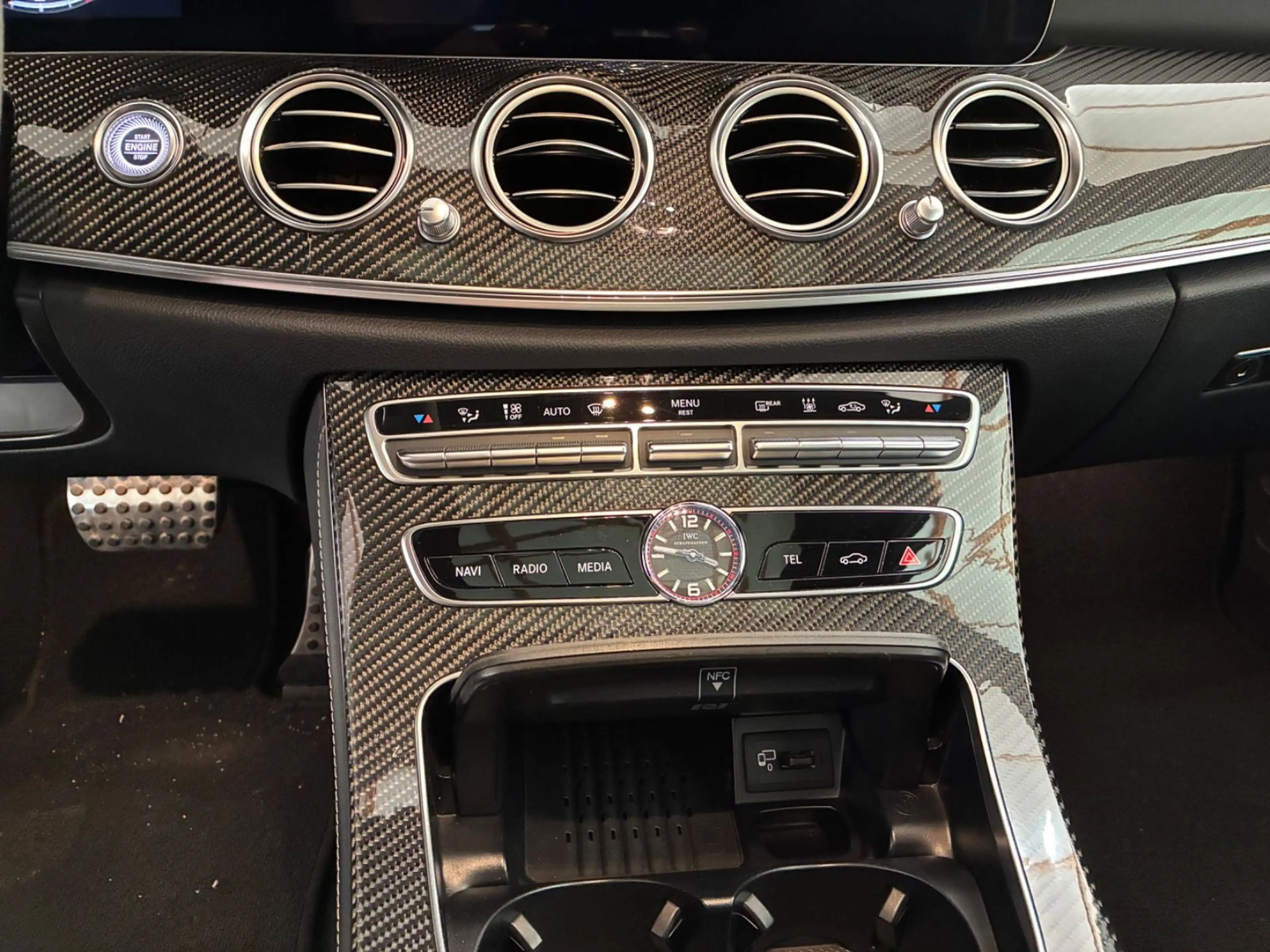 Mercedes-Benz E 63 AMG S-612 HP-Schwarz-Matt-Foliert-Voll-AMG- — photo 18