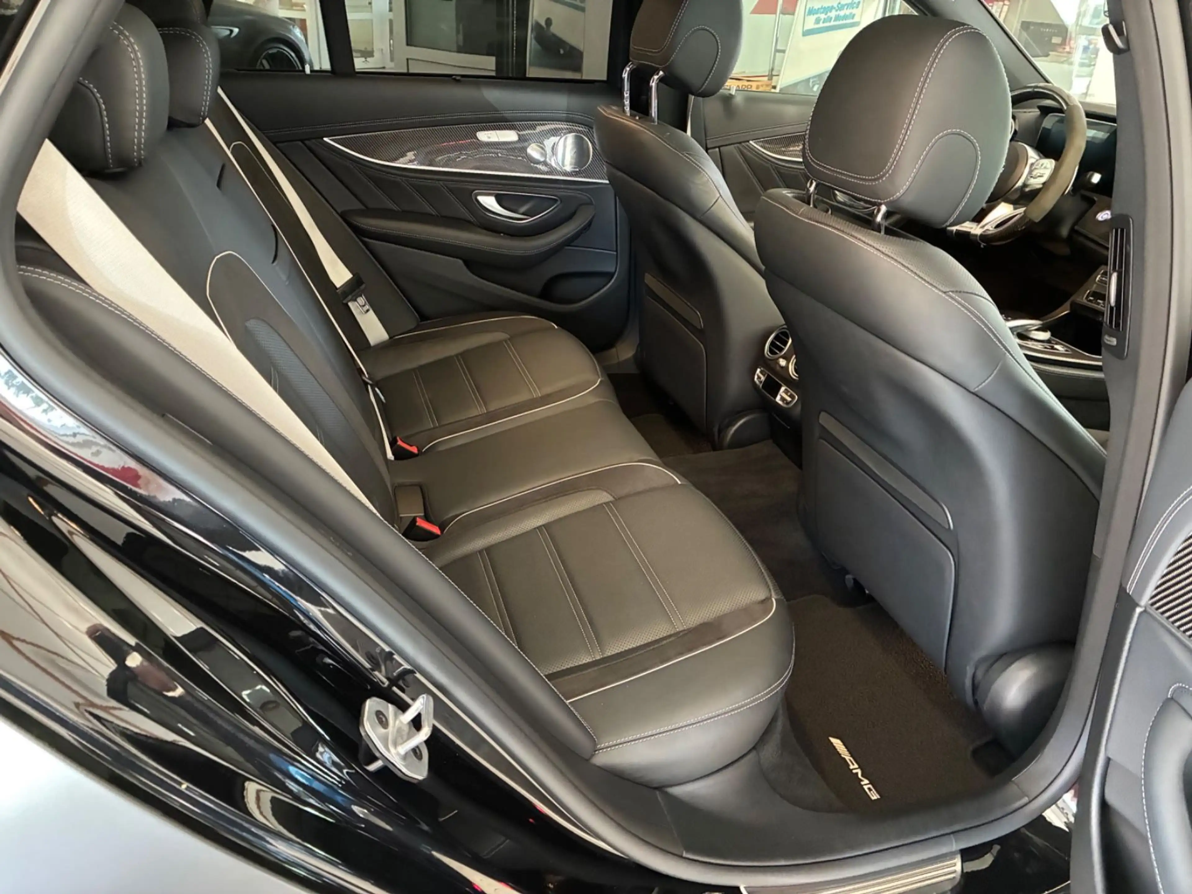 Mercedes-Benz E 63 AMG S-612 HP-Schwarz-Matt-Foliert-Voll-AMG- — photo 12