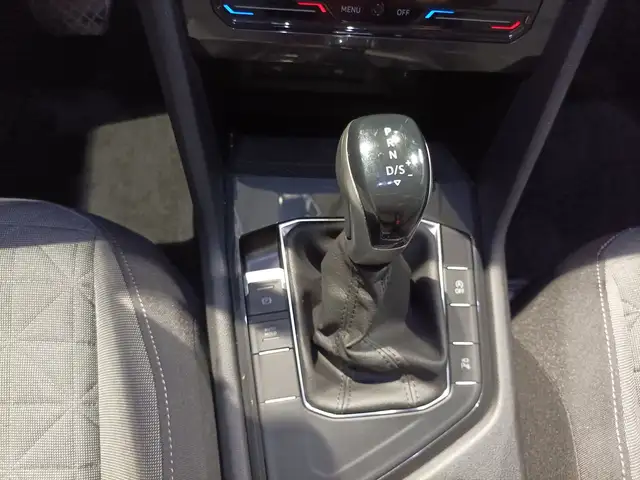 Volkswagen Tiguan view 13