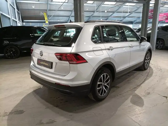 Volkswagen Tiguan view 5