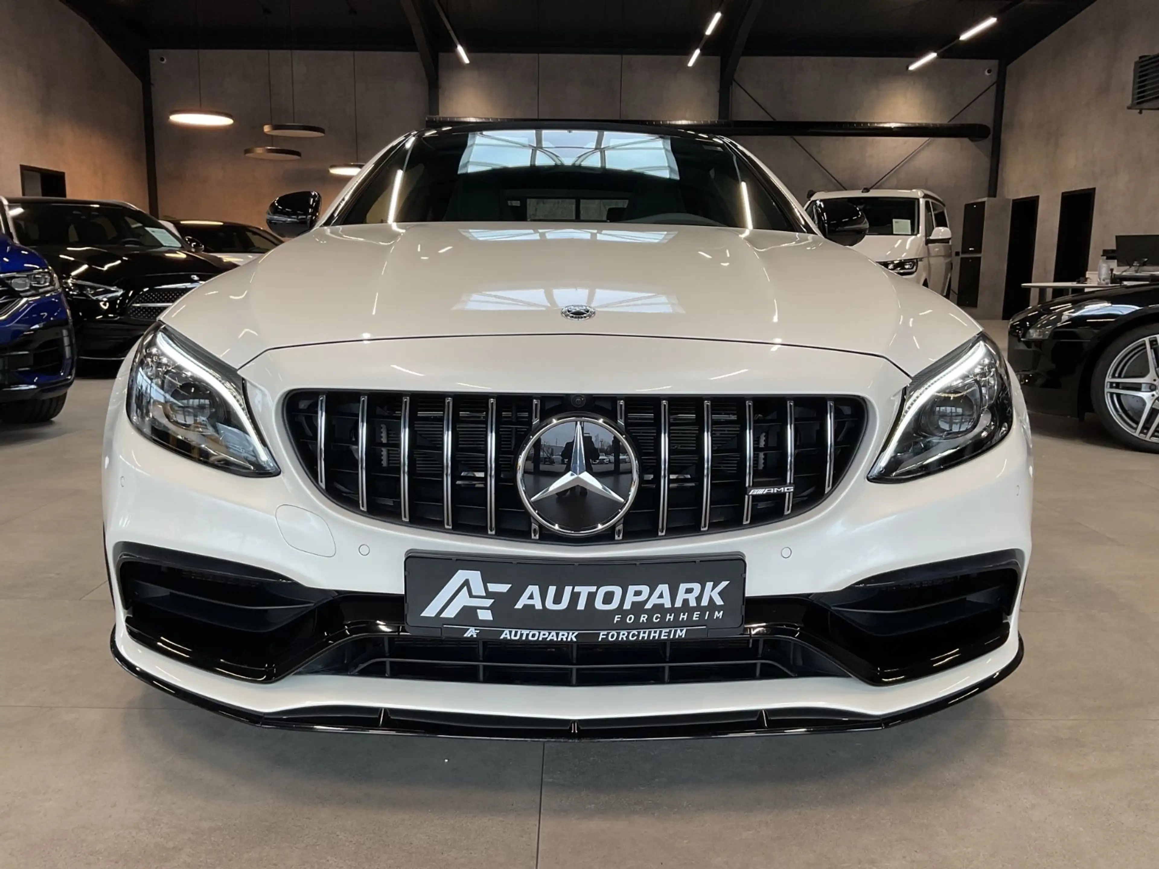 Mercedes-Benz C 63 AMG C 63 S AMG HuD Multibeam Pano AMG Sitze 360° 20" — photo 2