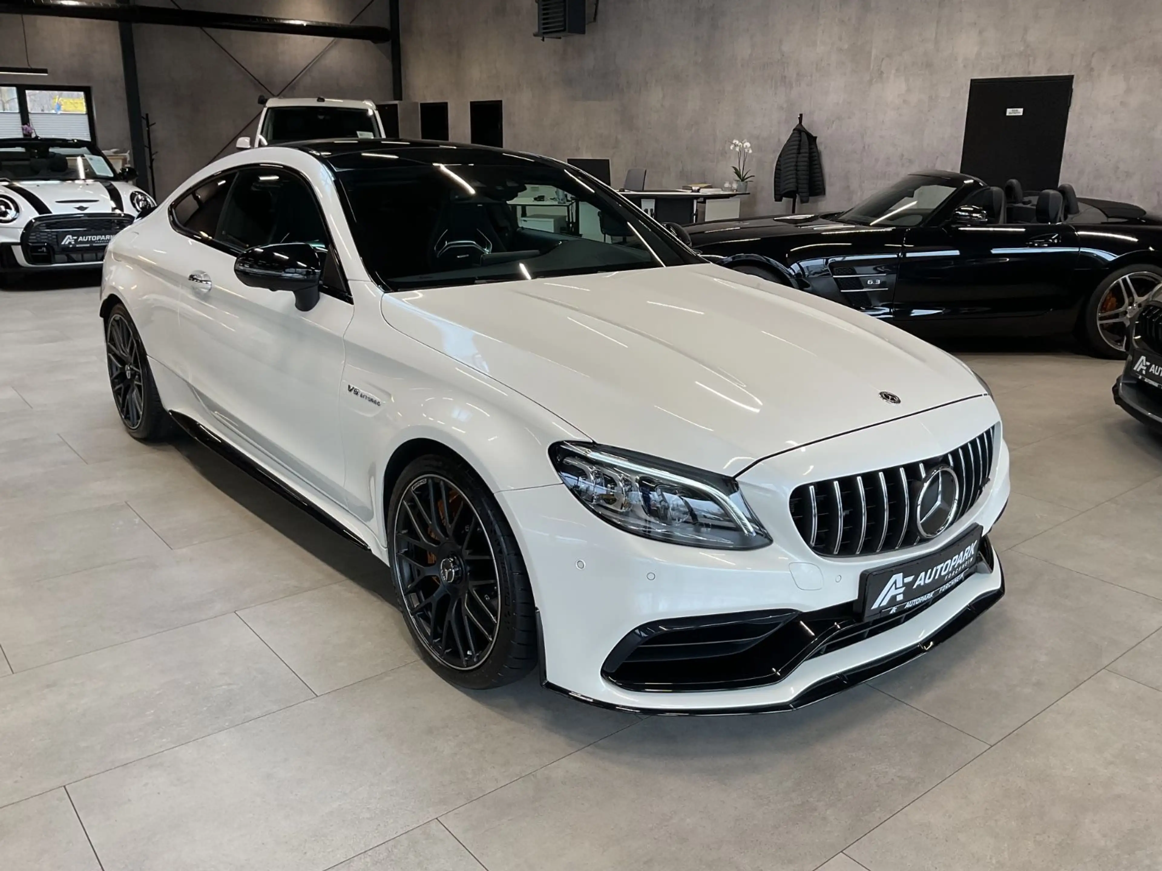 Mercedes-Benz C 63 AMG C 63 S AMG HuD Multibeam Pano AMG Sitze 360° 20" — photo 3