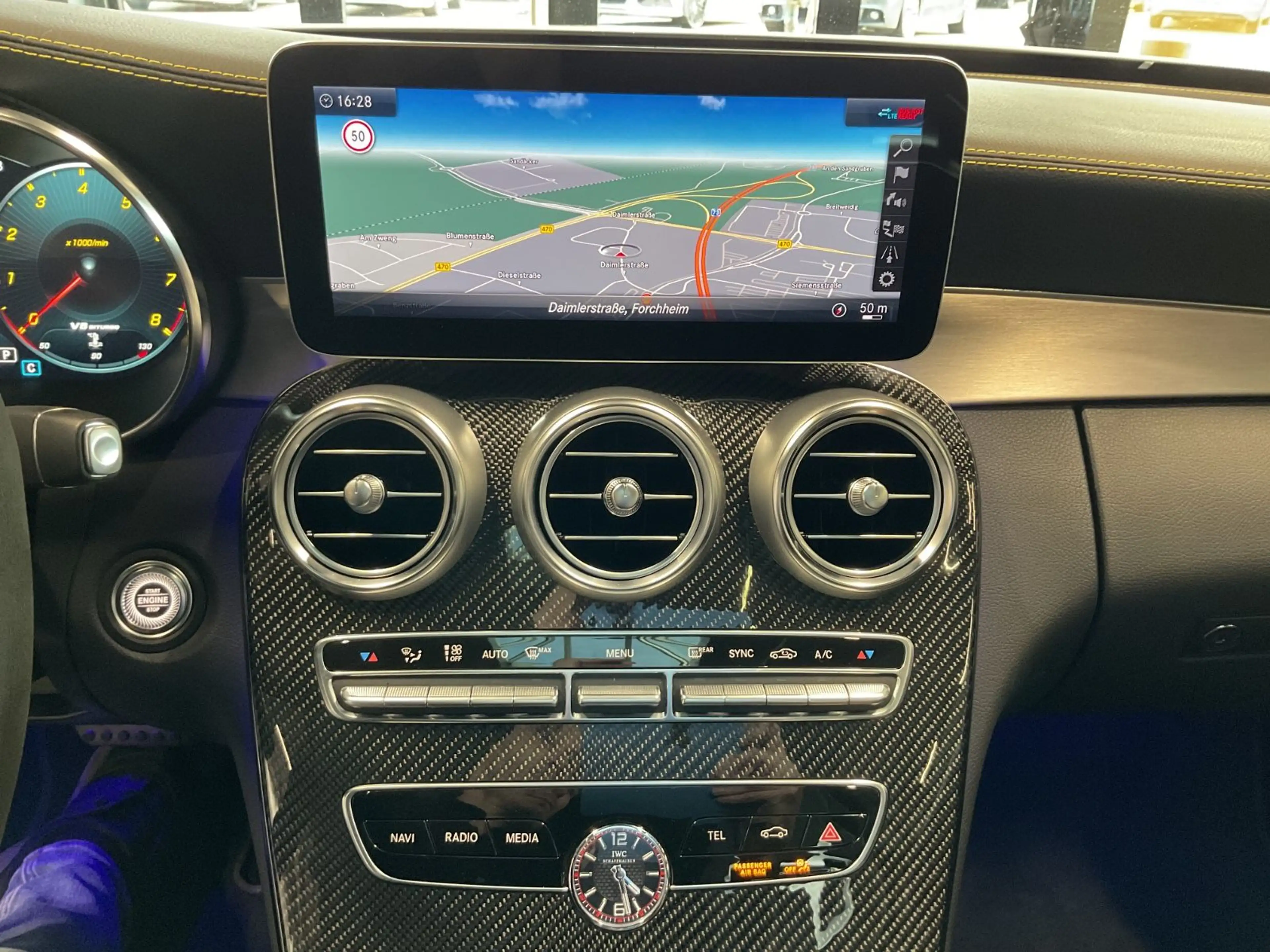 Mercedes-Benz C 63 AMG C 63 S AMG HuD Multibeam Pano AMG Sitze 360° 20" — photo 12