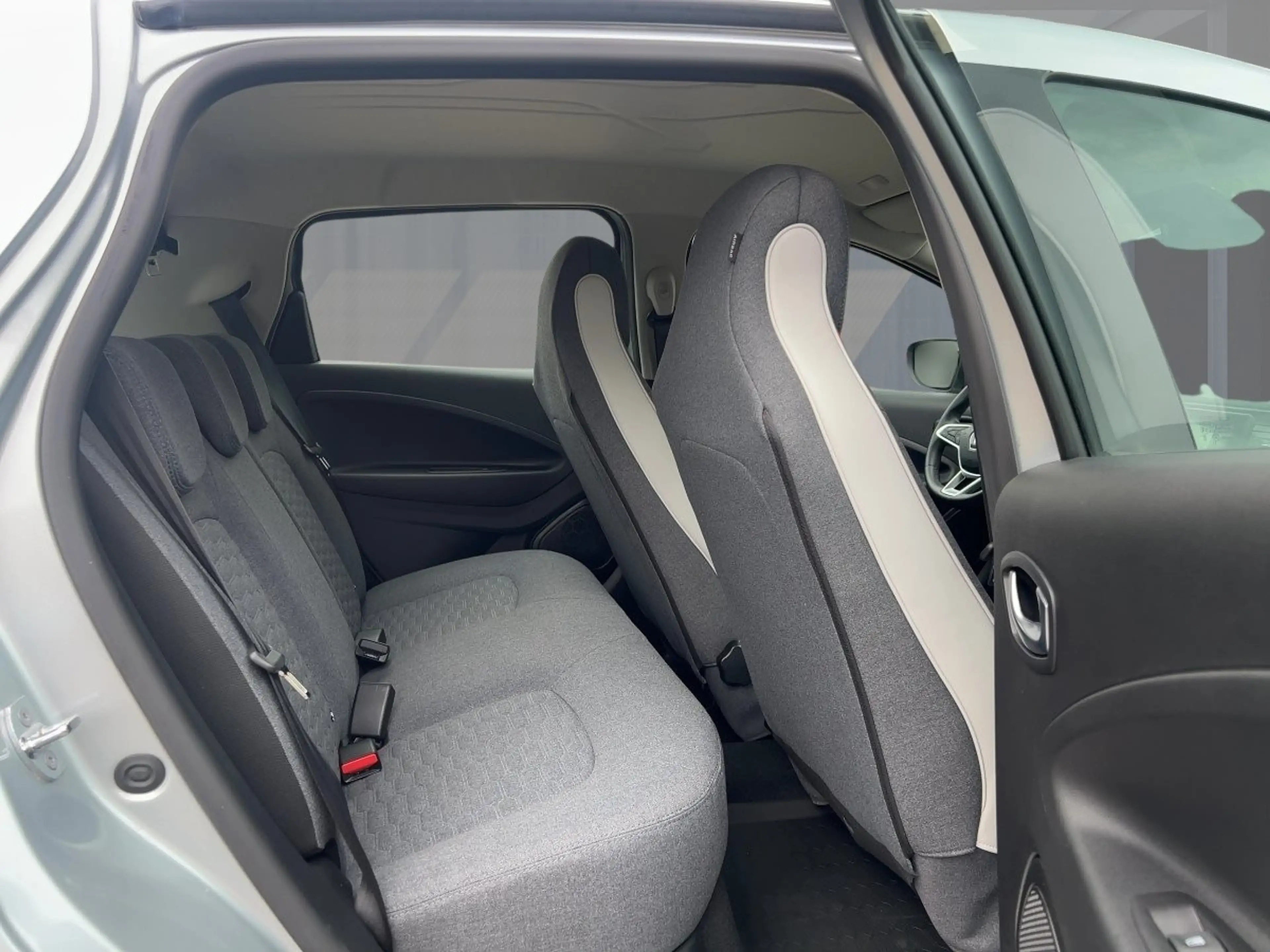 Renault ZOE R110 EV50 Evolution — photo 9