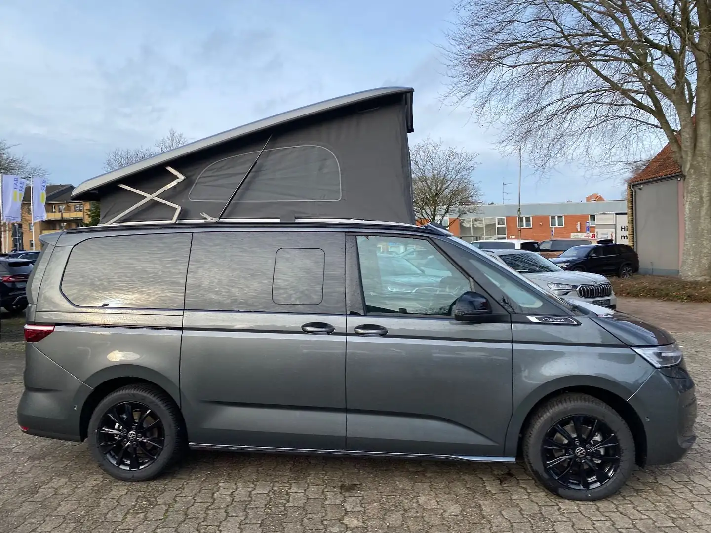 Volkswagen T7 California Ocean 2,0 TDI IQ.Light LED AHK Grau - 2