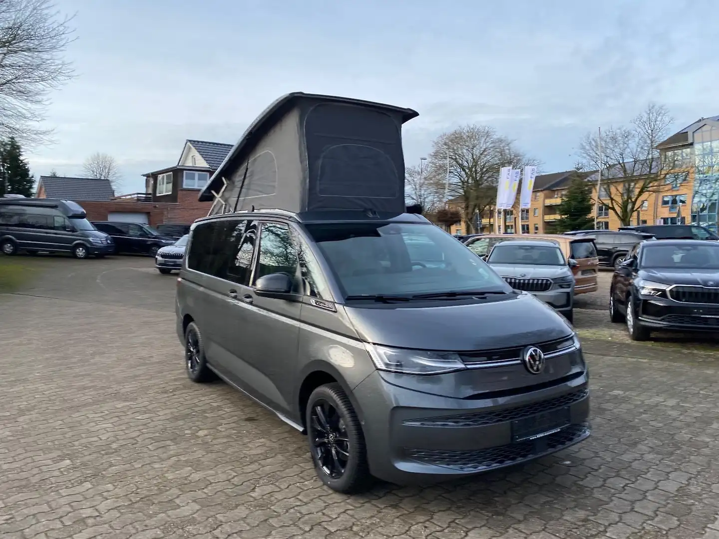Volkswagen T7 California Ocean 2,0 TDI IQ.Light LED AHK Grau - 1