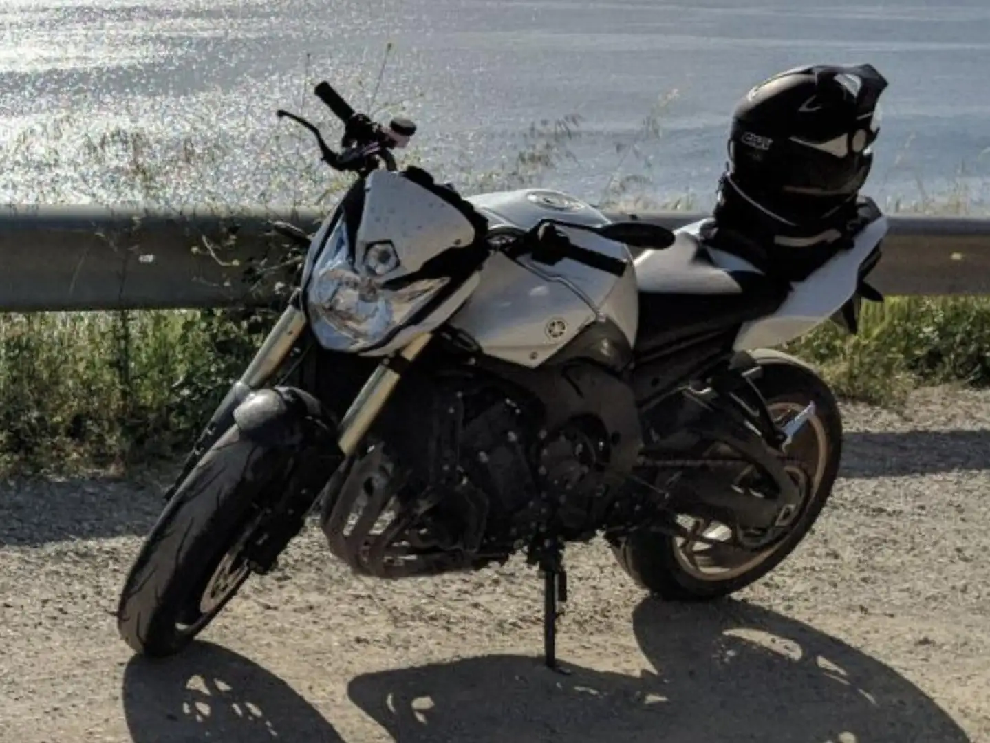 Yamaha FZ 8 Bianco - 2