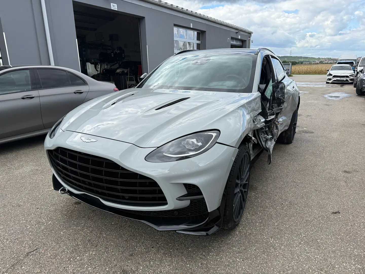 Aston Martin DBX DBX Grau - 2