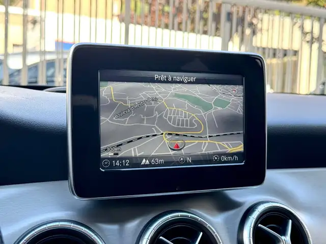 Mercedes-Benz Cla view 9