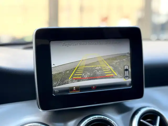 Mercedes-Benz Cla view 10