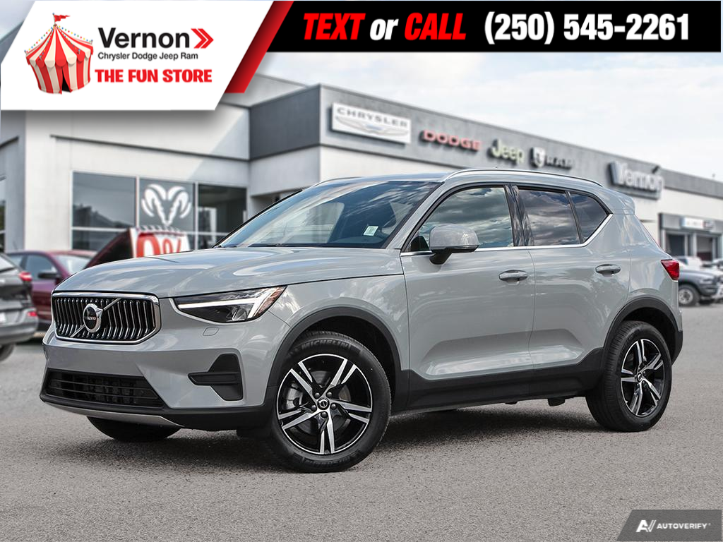 2025 Volvo XC40 B5 AWD Core Bright Theme  - Heated Seats