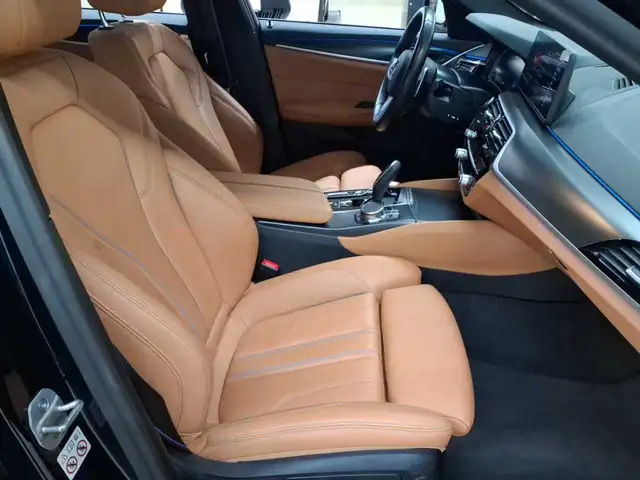 BMW 5 Series view 8