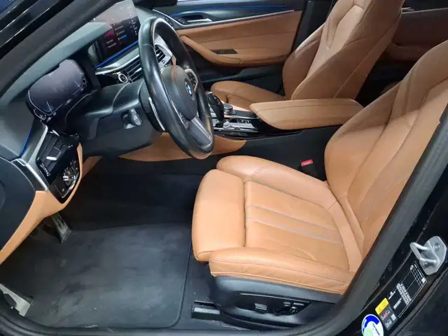 BMW 5 Series view 7
