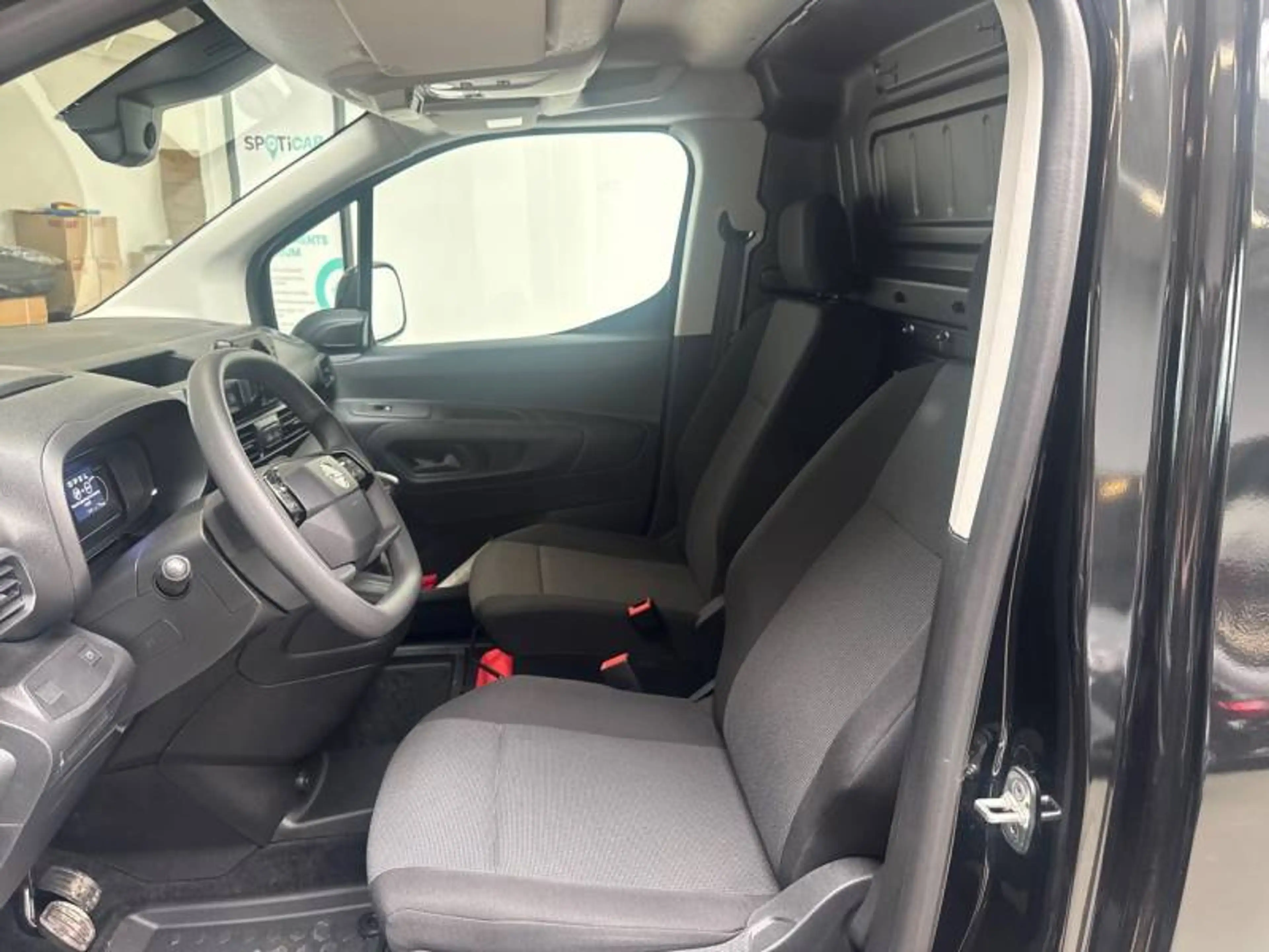 Opel Combo 4 L1H1 Light 1.5 Turbo D 100 S/S MT6 - — photo 9