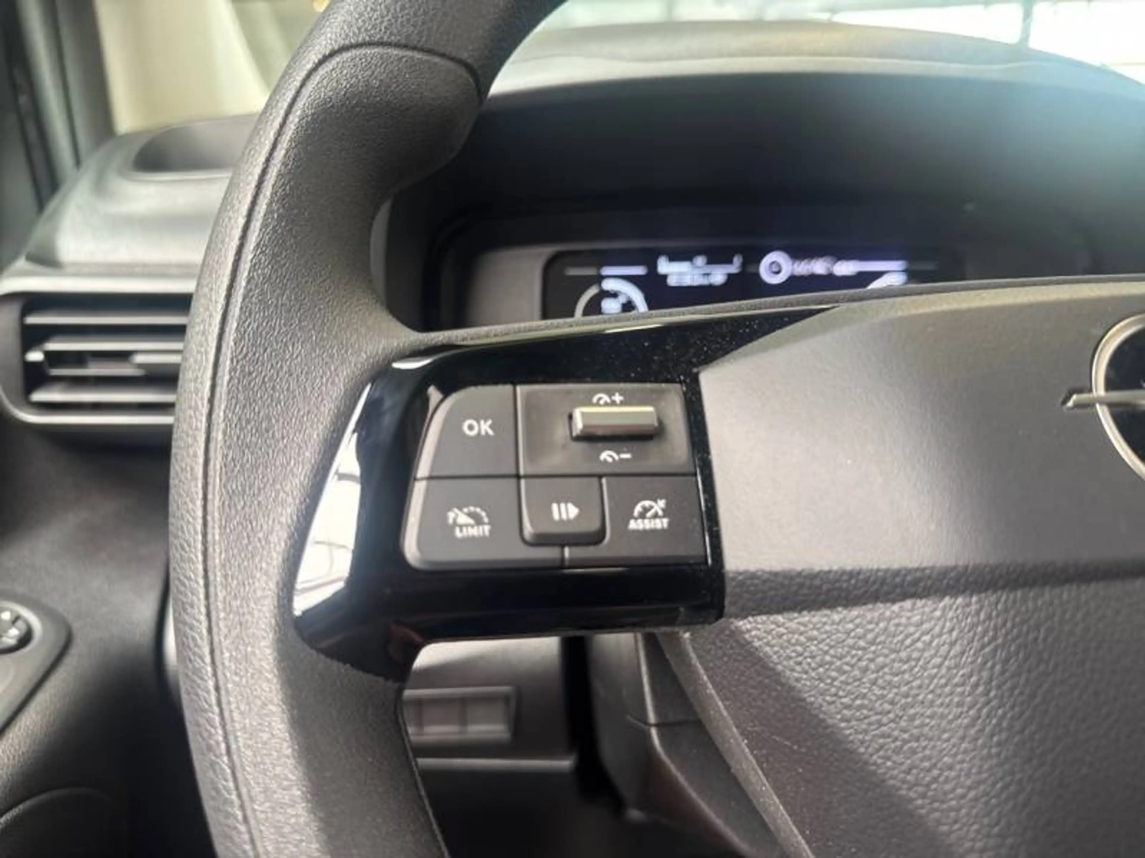 Opel Combo 4 L1H1 Light 1.5 Turbo D 100 S/S MT6 - — photo 15