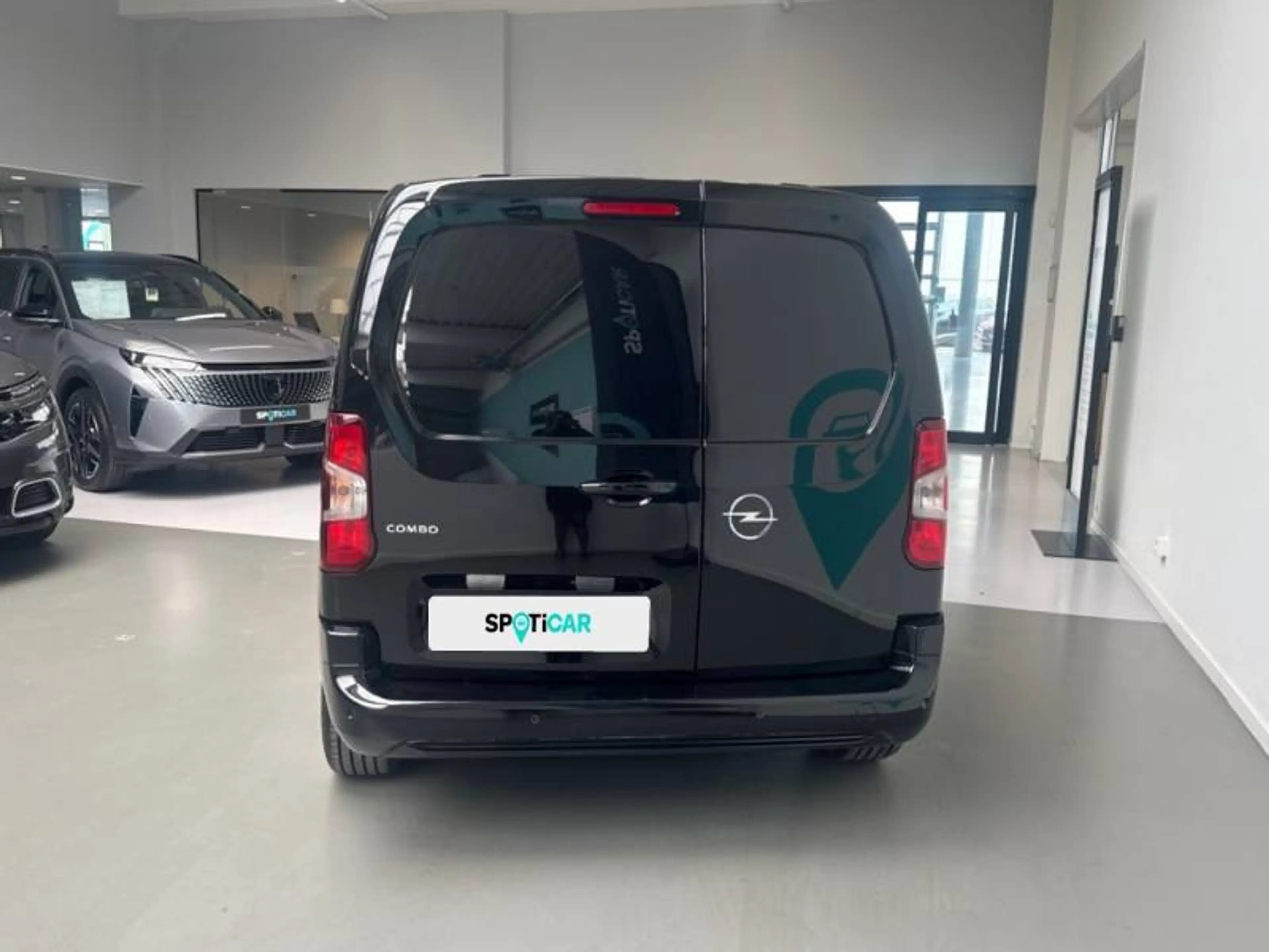 Opel Combo 4 L1H1 Light 1.5 Turbo D 100 S/S MT6 - — photo 5
