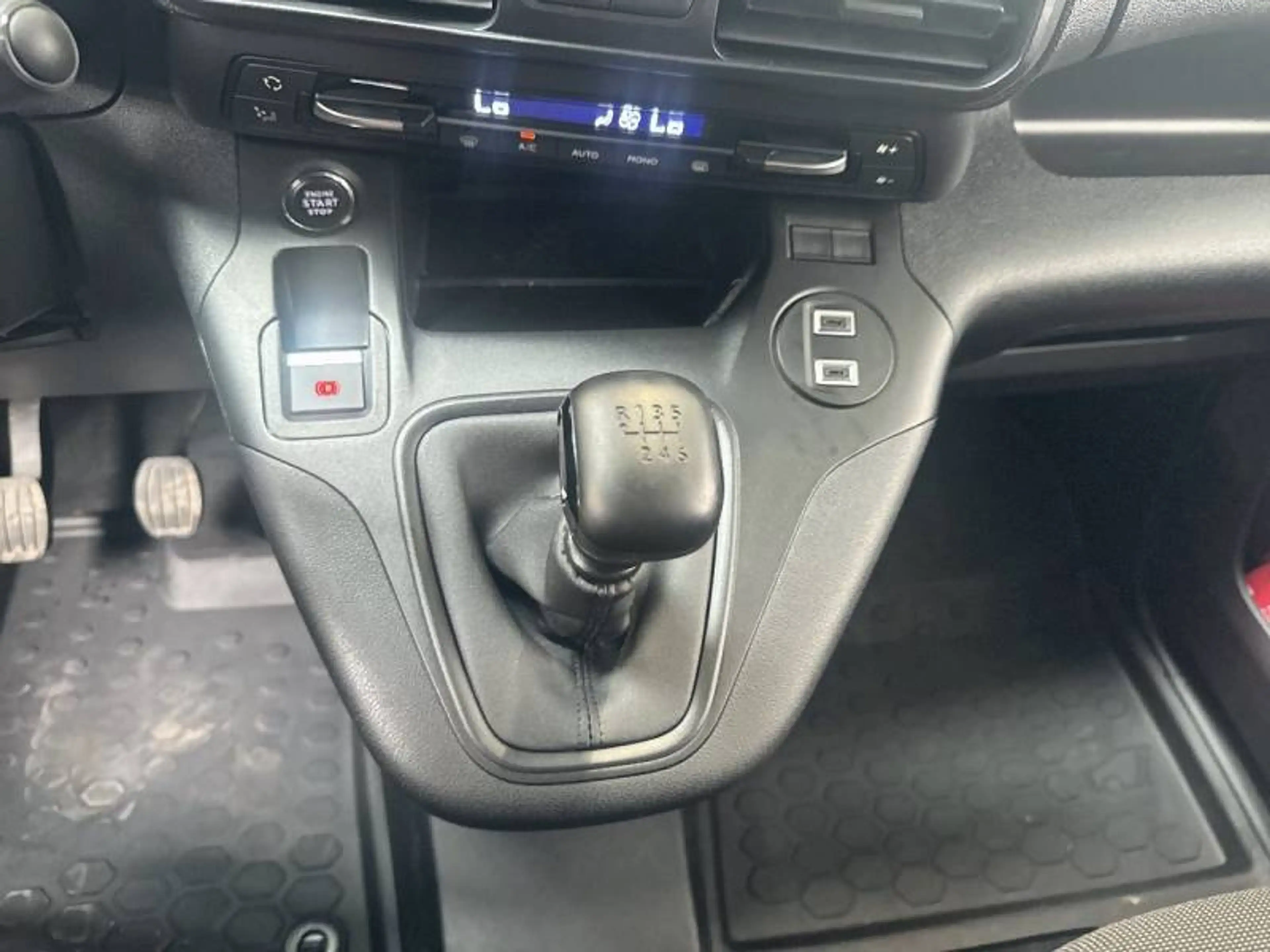 Opel Combo 4 L1H1 Light 1.5 Turbo D 100 S/S MT6 - — photo 14
