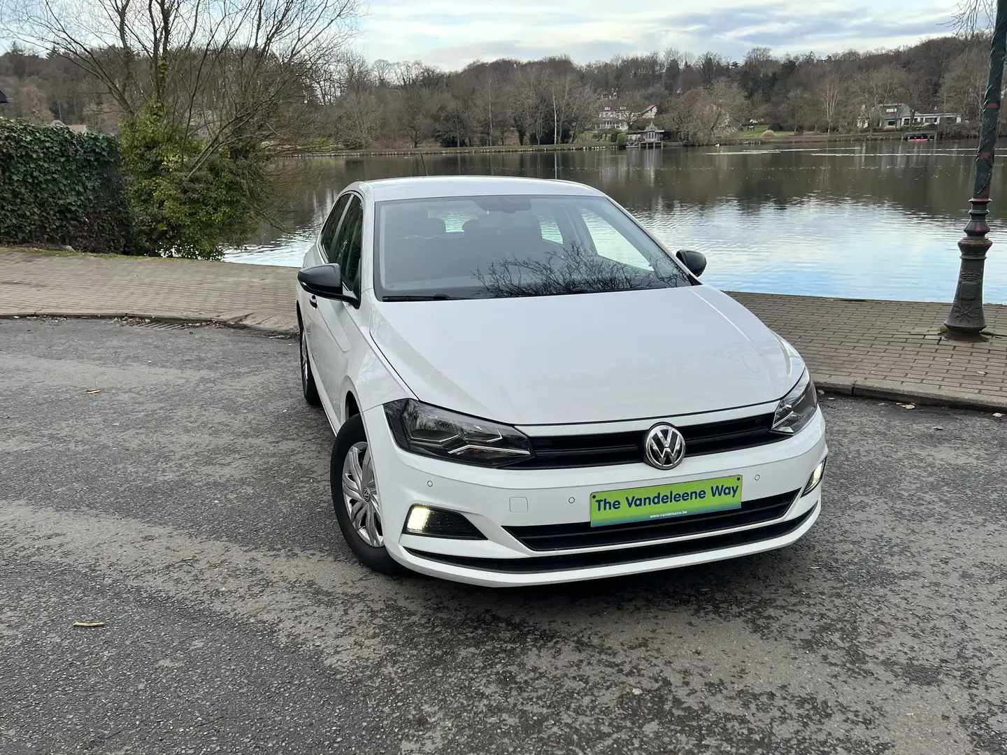 Volkswagen Polo Polo 1.0i Trendline Noir - 1