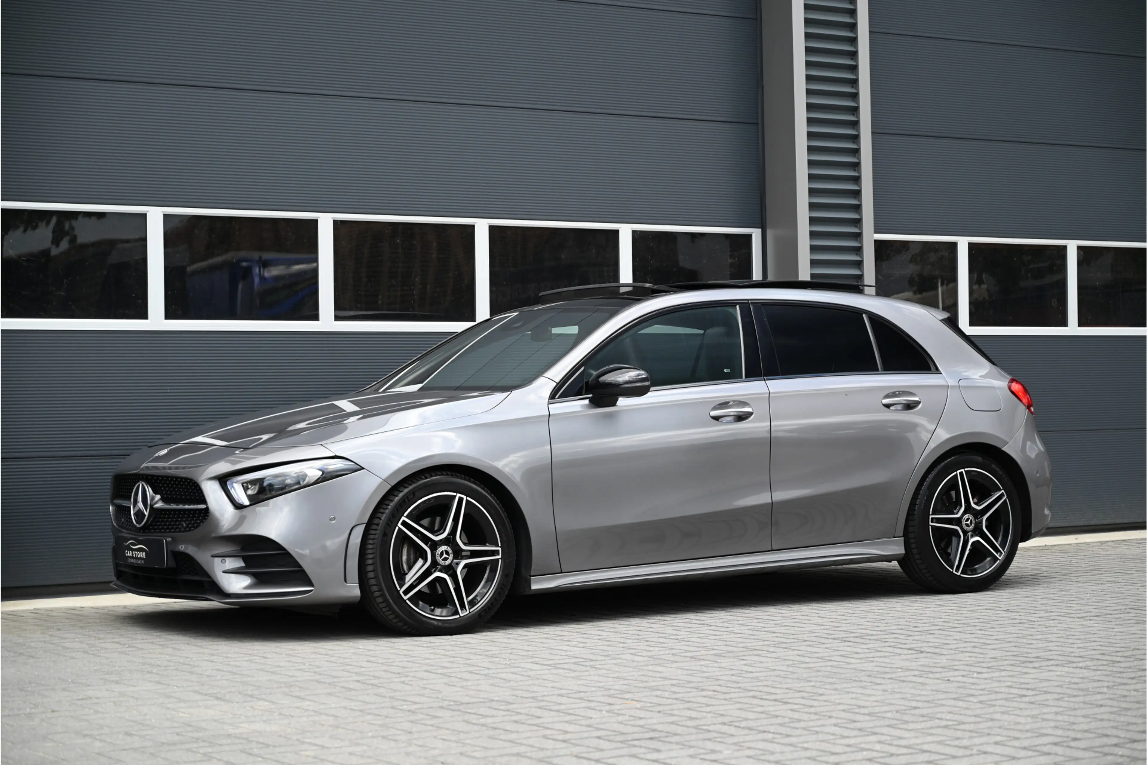 Mercedes-Benz A 200 AMG / PANO / NIGHT / SFEERVERLICHTING / MEMORY / L — photo 14