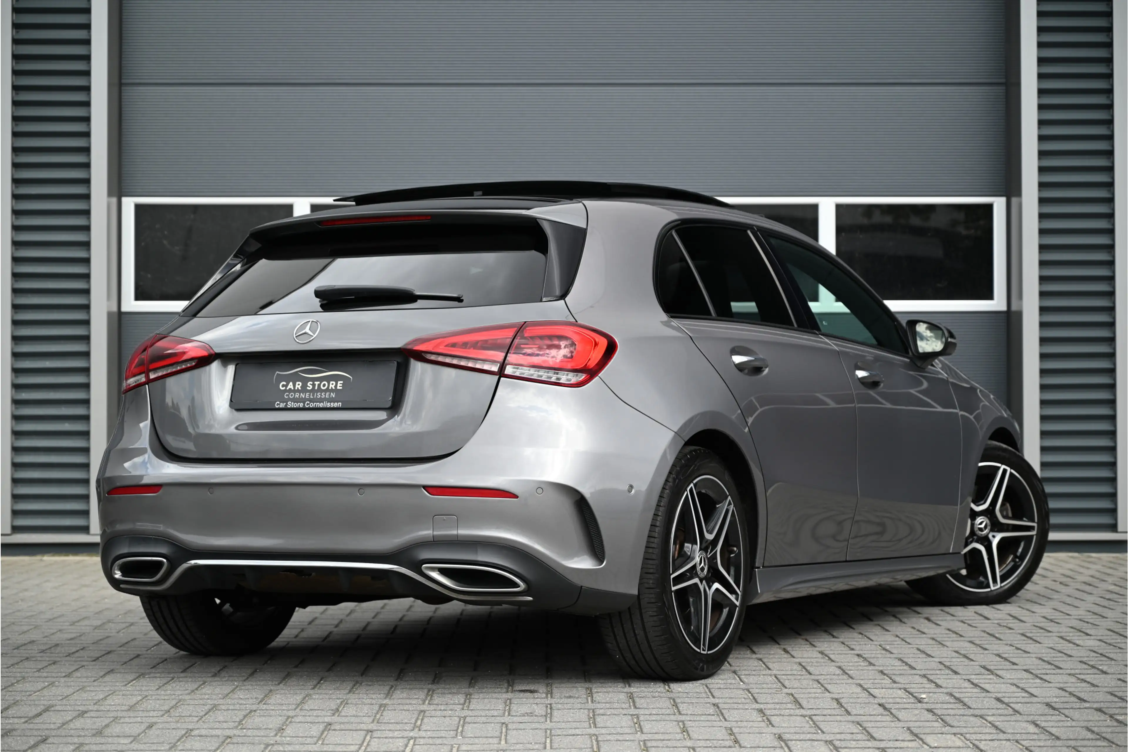 Mercedes-Benz A 200 AMG / PANO / NIGHT / SFEERVERLICHTING / MEMORY / L — photo 2