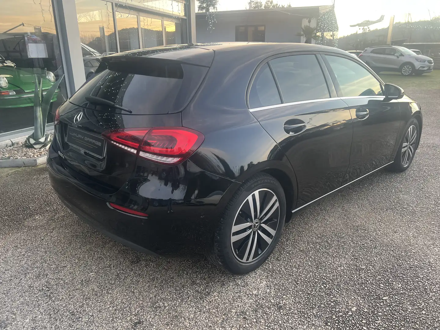 Mercedes-Benz A 180 Classe A - W177 2018 d Premium auto Schwarz - 2
