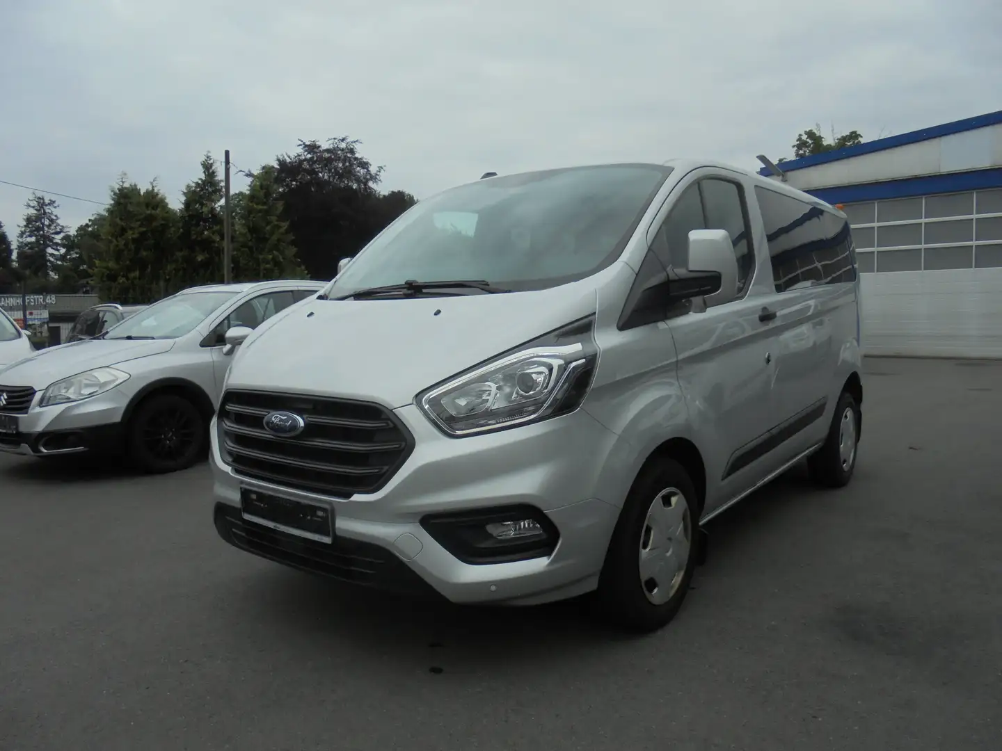 Ford Transit Custom 320 L1 Trend Silber - 1