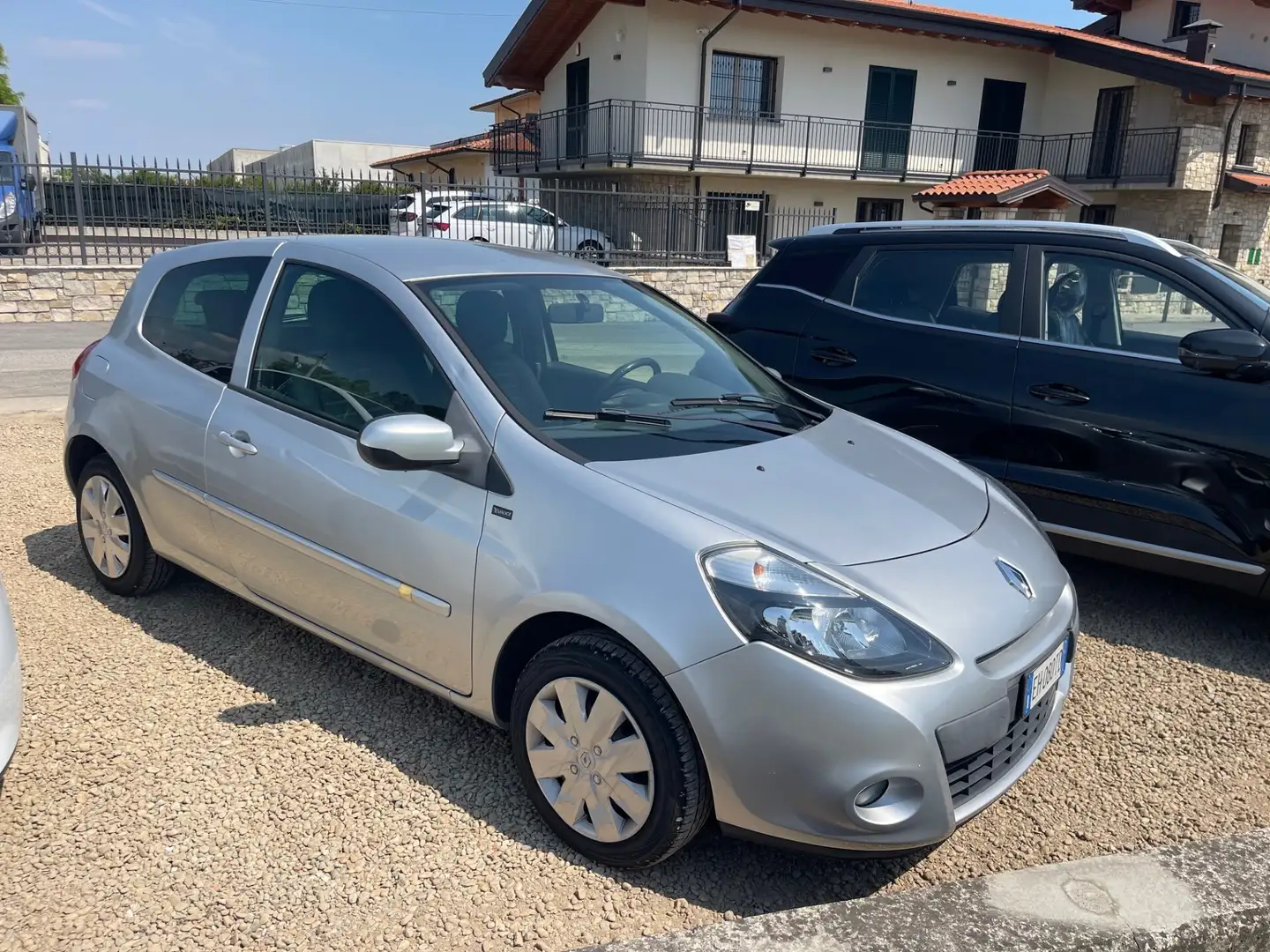 Renault Clio 1.2 16V 3 porte Dynamique Zilver - 2