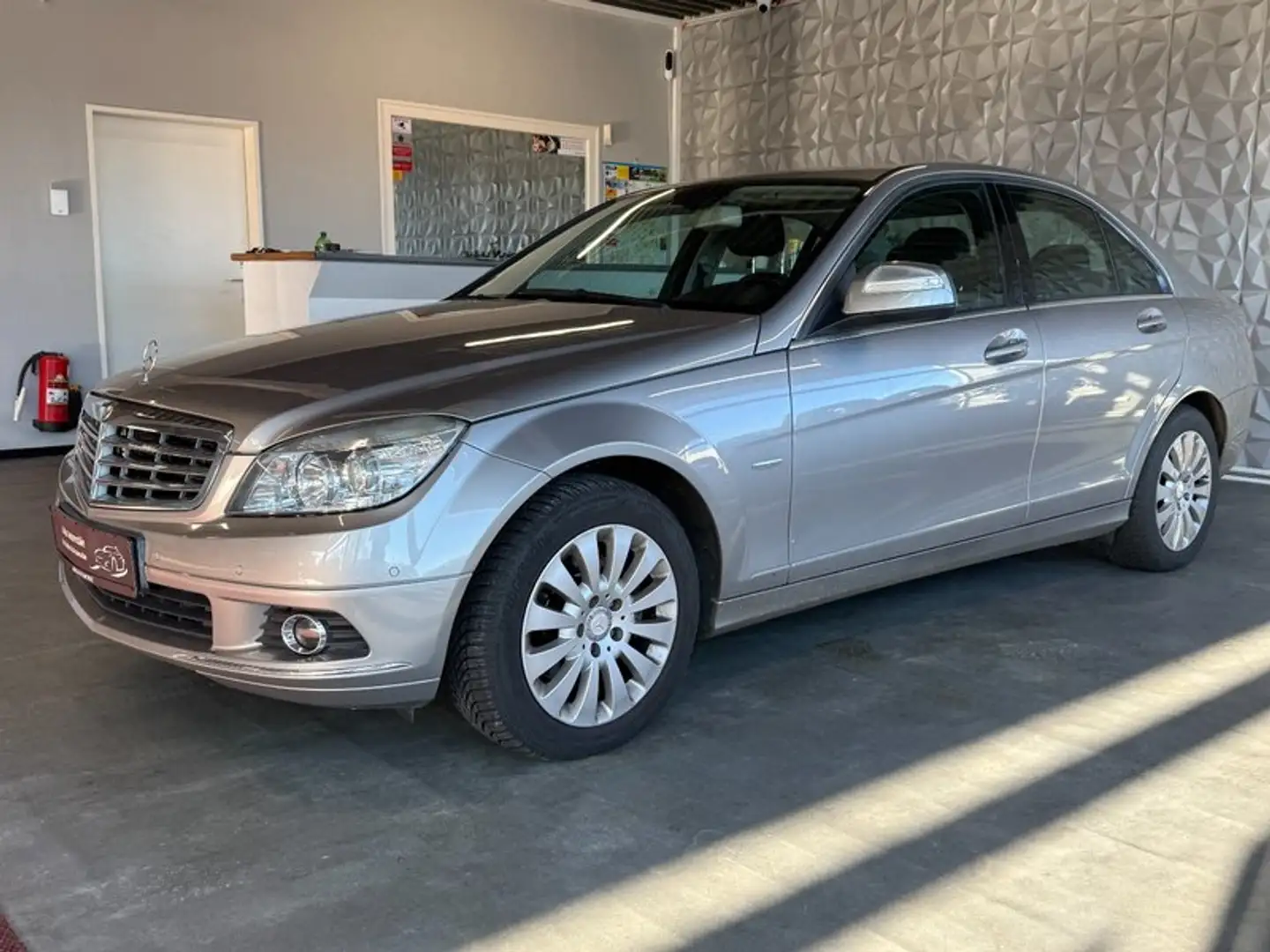 Mercedes-Benz C 200 Kompressor AUTOMATIK*KLIMA*MEMORY Silber - 2