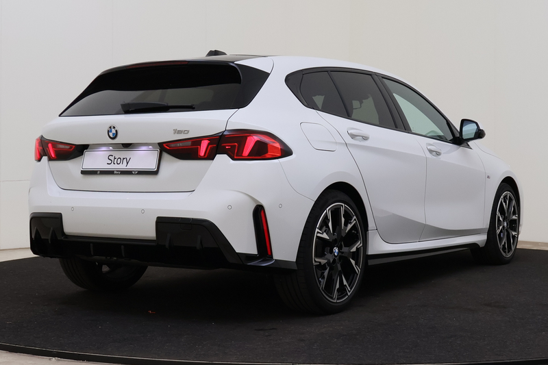 BMW 120 1 Serie M Sport Automaat / Trekhaak / Sportstoelen — photo 2