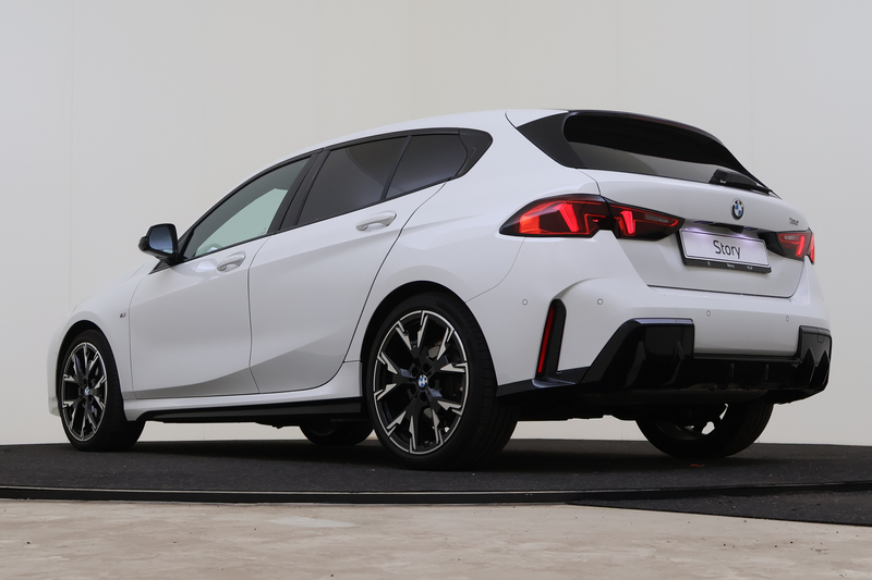 BMW 120 1 Serie M Sport Automaat / Trekhaak / Sportstoelen — photo 11