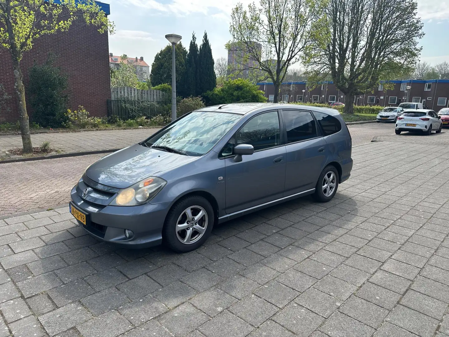 Honda Stream 2.0i ES Sport MPV Airco Trekhaak NW APK Grau - 2