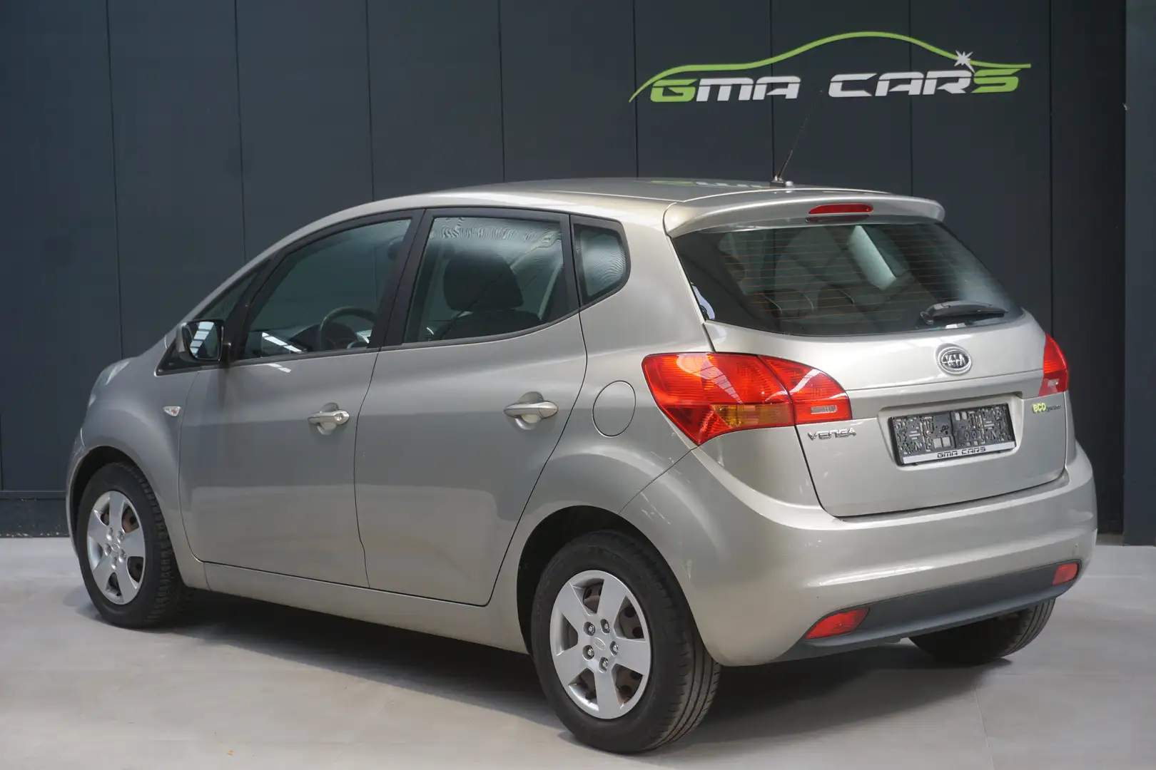 Kia Venga 1.4 CRDi Airco-5 deurs -Garantie Bej - 2