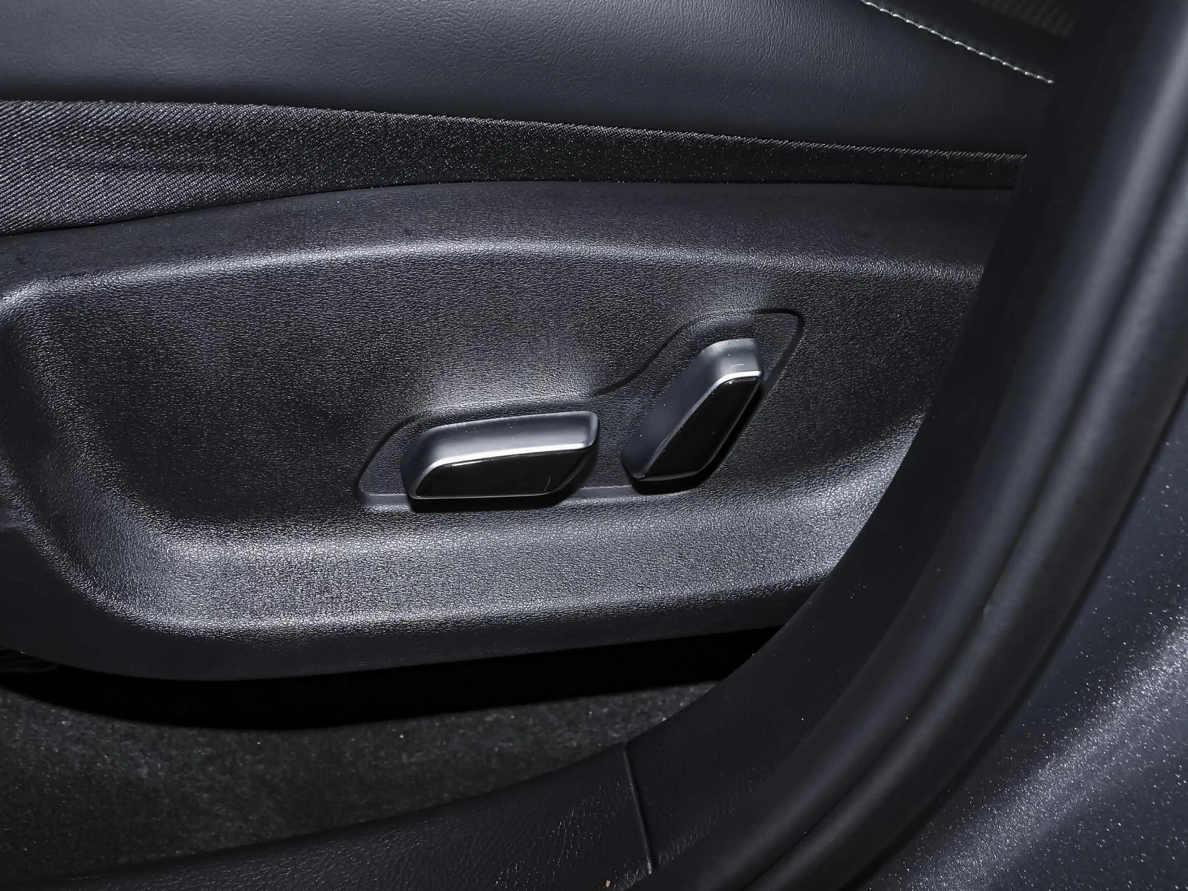 BYD Seal U DM-i Boost LEDER SD NAVI SHZ PDC KLIMA BT — photo 15