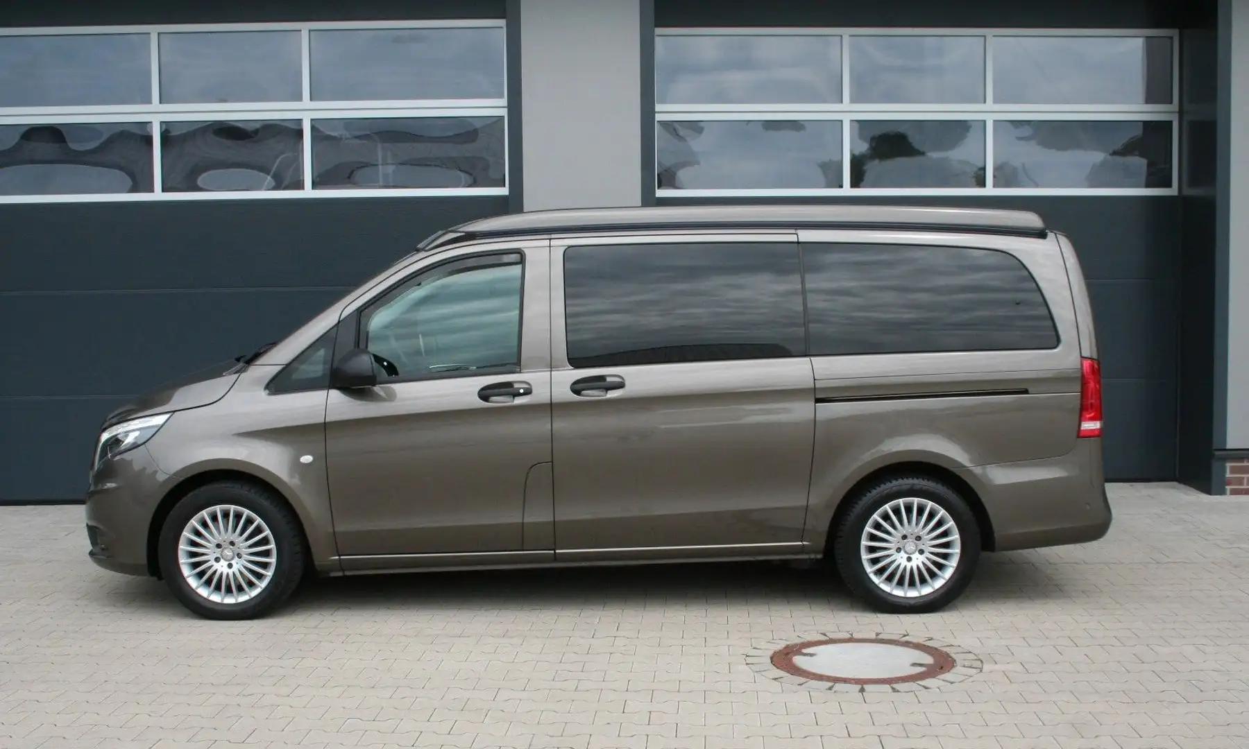 Mercedes-Benz 220 V  250 d Marco Polo Kamera/AHK/GRA/Led/1Hd/Mwst Gris - 2