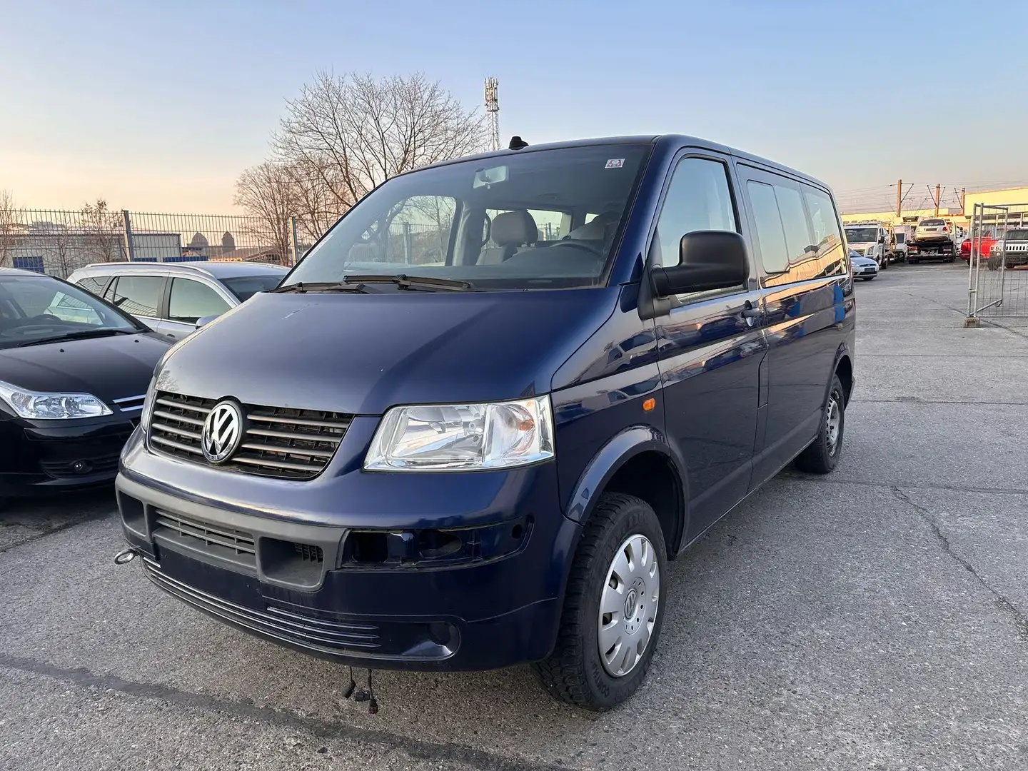 Volkswagen T5 Shuttle Kurz Azul - 1