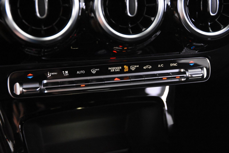 Mercedes-Benz CLA 180 *1.Hand*T-Leder*Kamera*Navi* — photo 12
