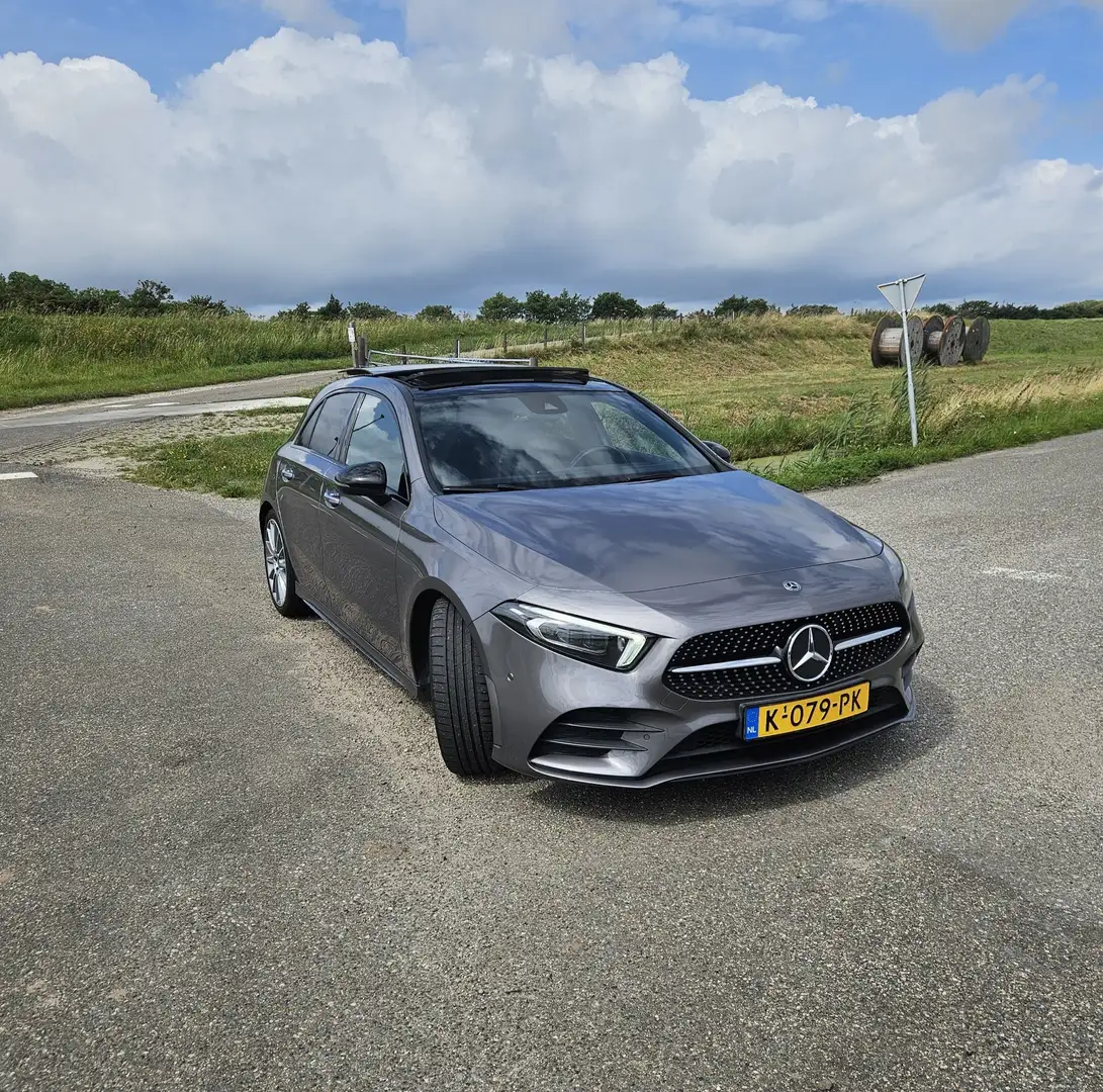 Mercedes-Benz A 220 4M. Premium Plus Grijs - 2